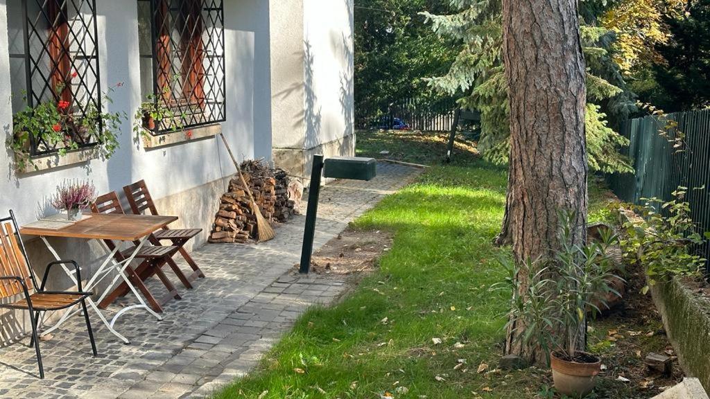 Cosy apartman In green Buda Budapest Bagian luar foto