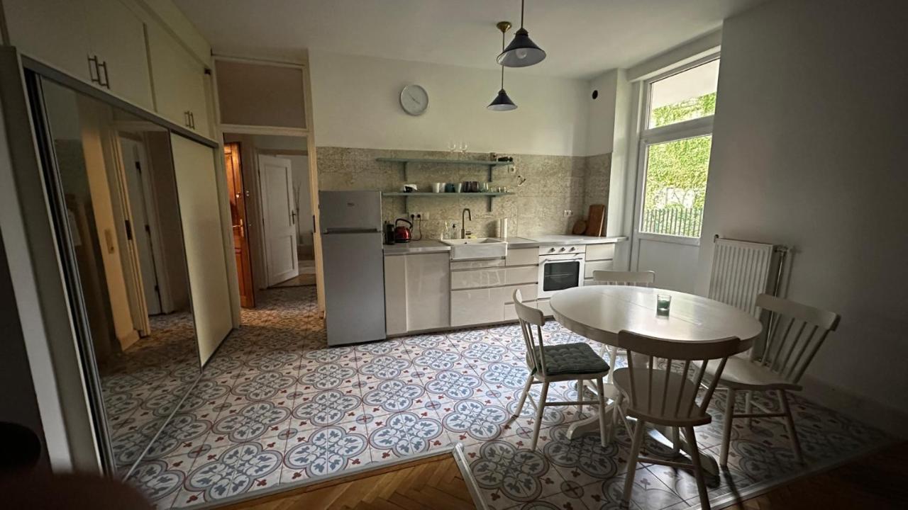 Cosy apartman In green Buda Budapest Bagian luar foto