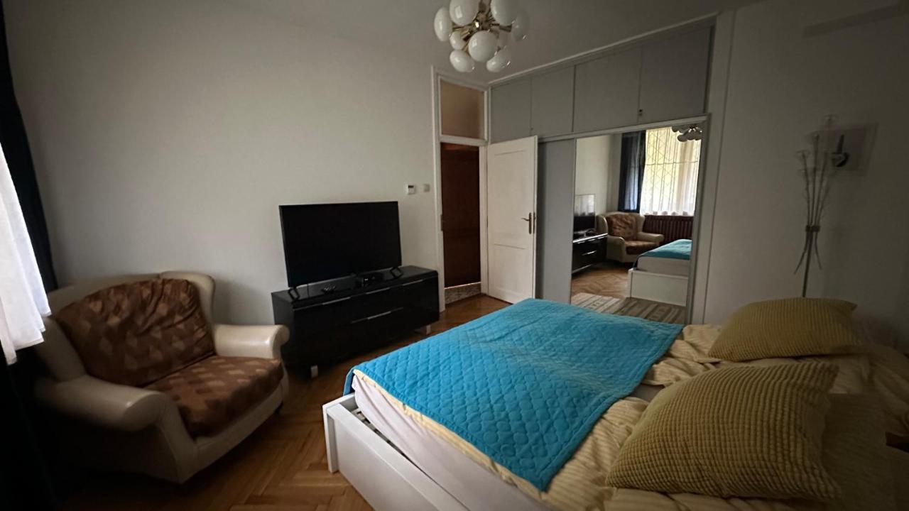 Cosy apartman In green Buda Budapest Bagian luar foto
